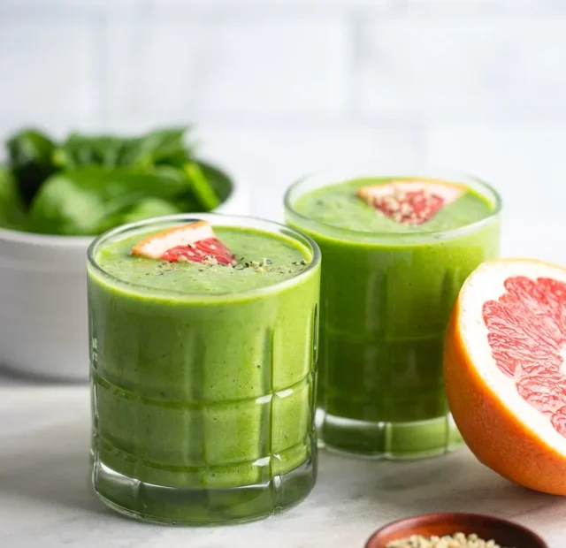 Grapefruit-Green-Smoothie-3